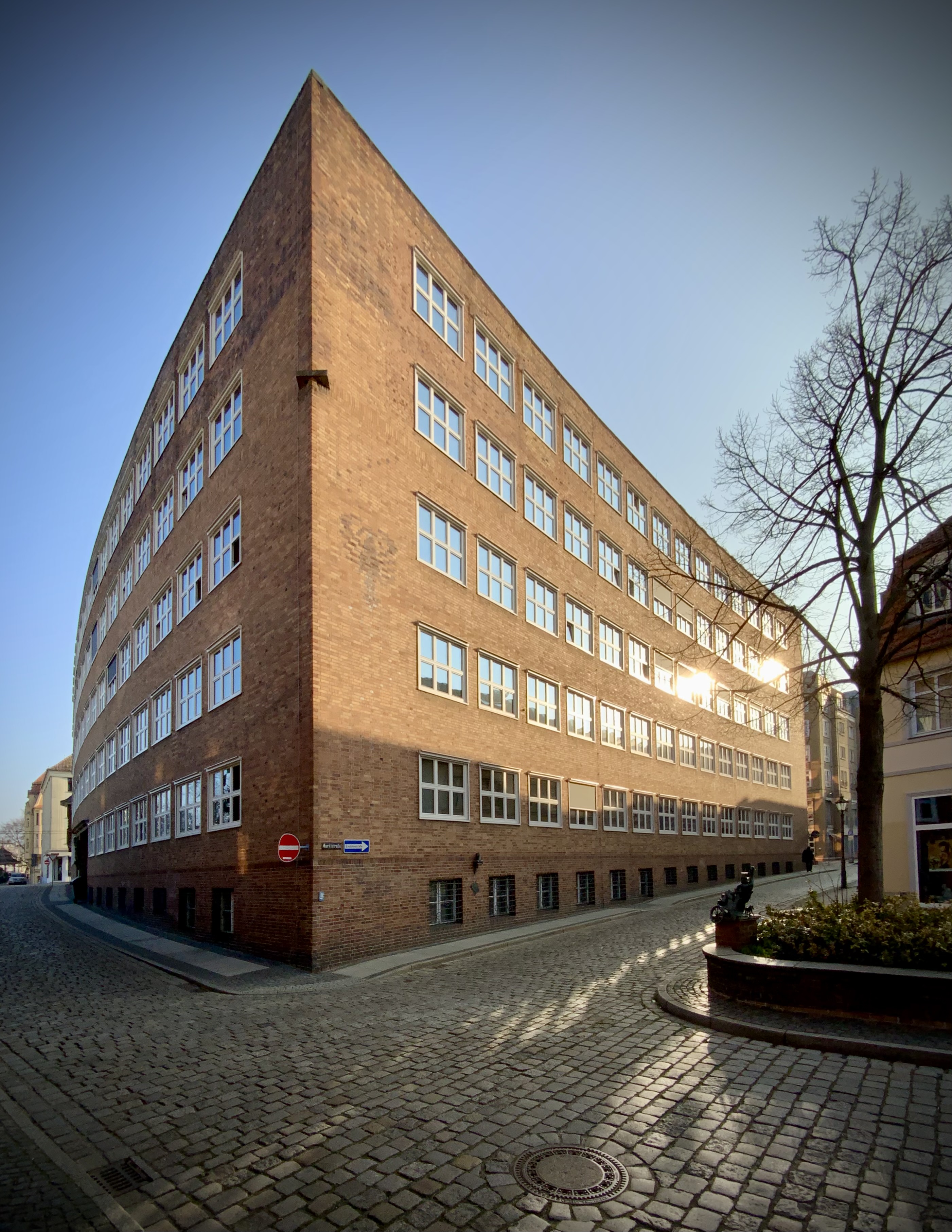 Fenster mit Sonnenschutz Image